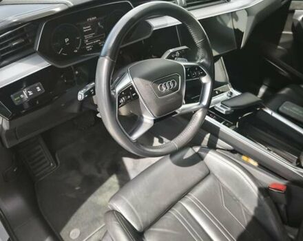 Сірий Ауді E-Tron, об'ємом двигуна 0 л та пробігом 70 тис. км за 34500 $, фото 79 на Automoto.ua