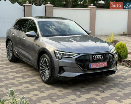 Сірий Ауді E-Tron, об'ємом двигуна 0 л та пробігом 180 тис. км за 25300 $, фото 18 на Automoto.ua