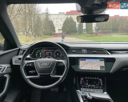 Серый Ауди E-Tron, объемом двигателя 0 л и пробегом 90 тыс. км за 34490 $, фото 25 на Automoto.ua