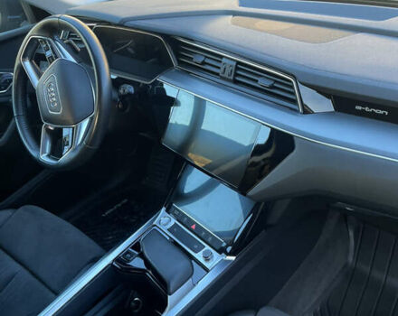 Сірий Ауді E-Tron, об'ємом двигуна 0 л та пробігом 153 тис. км за 28999 $, фото 19 на Automoto.ua