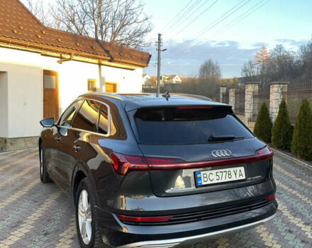 Сірий Ауді E-Tron, об'ємом двигуна 0 л та пробігом 153 тис. км за 28999 $, фото 4 на Automoto.ua