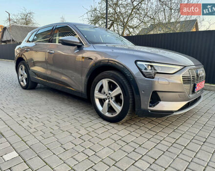 Сірий Ауді E-Tron, об'ємом двигуна 0 л та пробігом 143 тис. км за 27900 $, фото 33 на Automoto.ua