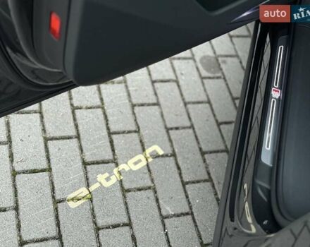 Серый Ауди E-Tron, объемом двигателя 0 л и пробегом 29 тыс. км за 38300 $, фото 27 на Automoto.ua