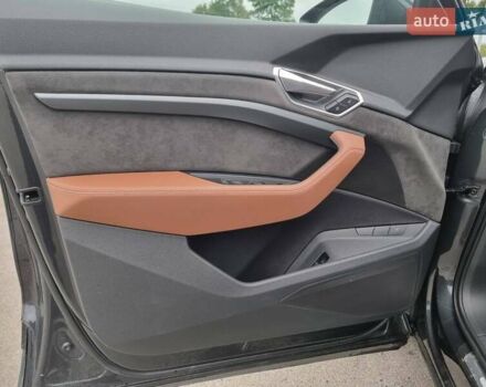 Серый Ауди E-Tron, объемом двигателя 0 л и пробегом 120 тыс. км за 29900 $, фото 13 на Automoto.ua