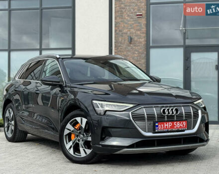 Ауди E-Tron 2020 в Тернополе на Automoto.ua Серый Ауди E-Tron, объемом двигателя 0 л и пробегом 126 тыс. км за 23900 $, фото 1 на Automoto.ua