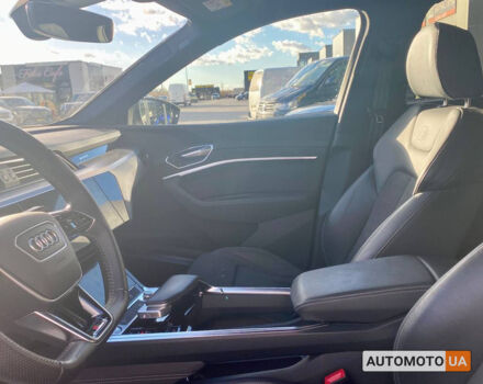 Серый Ауди E-Tron, объемом двигателя 55 л и пробегом 47 тыс. км за 48000 $, фото 10 на Automoto.ua