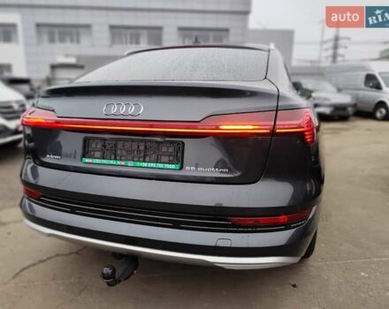 Серый Ауди E-Tron, объемом двигателя 0 л и пробегом 169 тыс. км за 33999 $, фото 7 на Automoto.ua