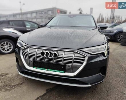 Серый Ауди E-Tron, объемом двигателя 0 л и пробегом 169 тыс. км за 33999 $, фото 16 на Automoto.ua