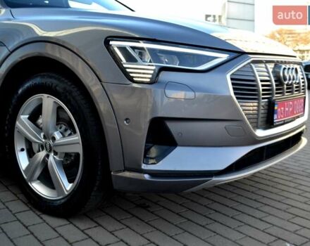 Серый Ауди E-Tron, объемом двигателя 0 л и пробегом 125 тыс. км за 23800 $, фото 89 на Automoto.ua