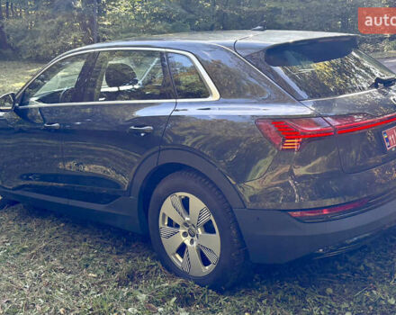Серый Ауди E-Tron, объемом двигателя 0 л и пробегом 175 тыс. км за 22700 $, фото 37 на Automoto.ua