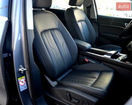 Серый Ауди E-Tron, объемом двигателя 0 л и пробегом 125 тыс. км за 23800 $, фото 49 на Automoto.ua