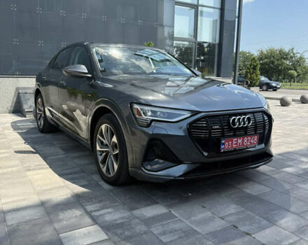 Ауді E-Tron 2020 у Києві на Automoto.ua Сірий Ауді E-Tron, об'ємом двигуна 0 л та пробігом 53 тис. км за 33900 $, фото 2 на Automoto.ua