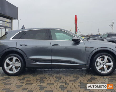 Серый Ауди E-Tron, объемом двигателя 55 л и пробегом 47 тыс. км за 48000 $, фото 7 на Automoto.ua