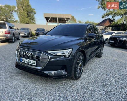 Сірий Ауді E-Tron, об'ємом двигуна 0 л та пробігом 43 тис. км за 28500 $, фото 1 на Automoto.ua