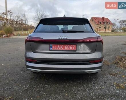 Серый Ауди E-Tron, объемом двигателя 0 л и пробегом 82 тыс. км за 32500 $, фото 7 на Automoto.ua