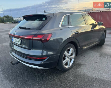 Серый Ауди E-Tron, объемом двигателя 0 л и пробегом 169 тыс. км за 26000 $, фото 4 на Automoto.ua