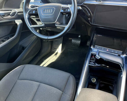 Серый Ауди E-Tron, объемом двигателя 0 л и пробегом 175 тыс. км за 22700 $, фото 11 на Automoto.ua