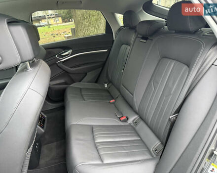 Сірий Ауді E-Tron, об'ємом двигуна 0 л та пробігом 53 тис. км за 34000 $, фото 35 на Automoto.ua