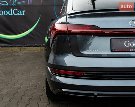 Сірий Ауді E-Tron, об'ємом двигуна 0 л та пробігом 82 тис. км за 39888 $, фото 46 на Automoto.ua