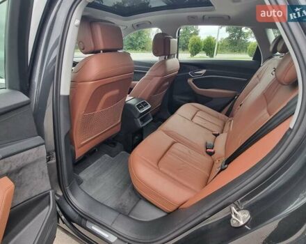 Сірий Ауді E-Tron, об'ємом двигуна 0 л та пробігом 120 тис. км за 29650 $, фото 12 на Automoto.ua