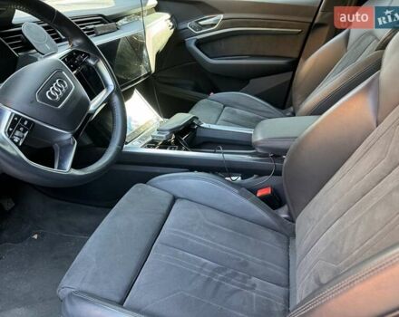 Сірий Ауді E-Tron, об'ємом двигуна 0 л та пробігом 78 тис. км за 30500 $, фото 24 на Automoto.ua
