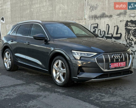 Ауді E-Tron 2020 у Львові на Automoto.ua Сірий Ауді E-Tron, об'ємом двигуна 0 л та пробігом 81 тис. км за 34920 $, фото 14 на Automoto.ua