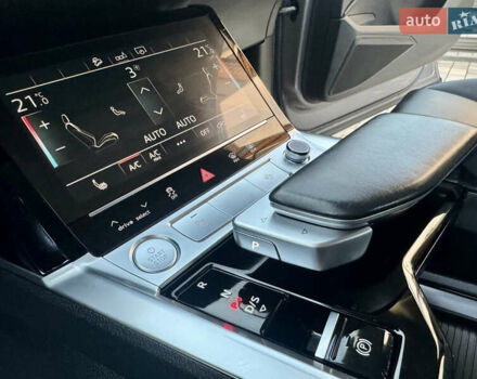 Сірий Ауді E-Tron, об'ємом двигуна 0 л та пробігом 143 тис. км за 27900 $, фото 67 на Automoto.ua