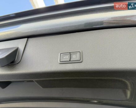 Серый Ауди E-Tron, объемом двигателя 0 л и пробегом 41 тыс. км за 44990 $, фото 53 на Automoto.ua