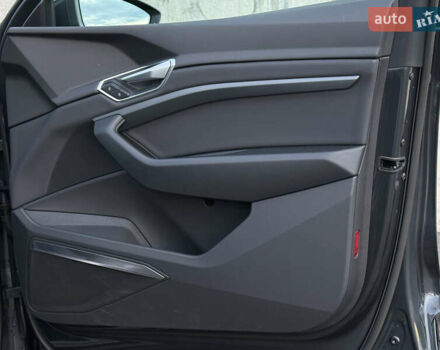 Ауді E-Tron 2020 у Львові на Automoto.ua Сірий Ауді E-Tron, об'ємом двигуна 0 л та пробігом 81 тис. км за 34920 $, фото 34 на Automoto.ua