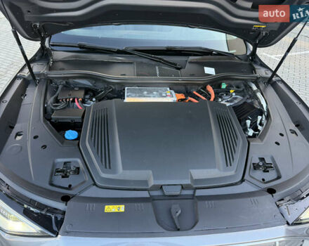 Серый Ауди E-Tron, объемом двигателя 0 л и пробегом 121 тыс. км за 27699 $, фото 36 на Automoto.ua