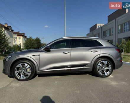 Сірий Ауді E-Tron, об'ємом двигуна 0 л та пробігом 65 тис. км за 39990 $, фото 9 на Automoto.ua