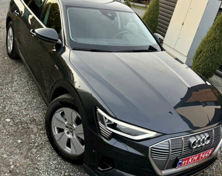 Серый Ауди E-Tron, объемом двигателя 0 л и пробегом 175 тыс. км за 22000 $, фото 2 на Automoto.ua