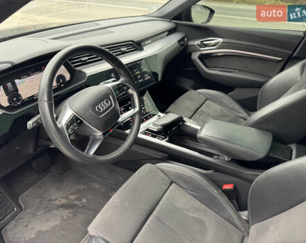 Серый Ауди E-Tron, объемом двигателя 0 л и пробегом 140 тыс. км за 32100 $, фото 28 на Automoto.ua