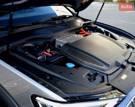 Серый Ауди E-Tron, объемом двигателя 0 л и пробегом 125 тыс. км за 23800 $, фото 216 на Automoto.ua