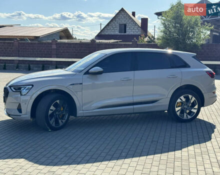 Сірий Ауді E-Tron, об'ємом двигуна 0 л та пробігом 89 тис. км за 32500 $, фото 39 на Automoto.ua