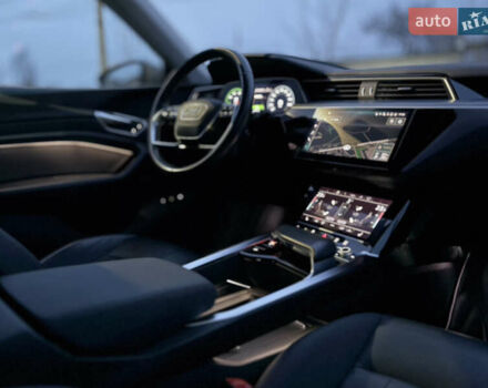 Ауди E-Tron 2020 в Житомире на Automoto.ua Серый Ауди E-Tron, объемом двигателя 0 л и пробегом 169 тыс. км за 22899 $, фото 11 на Automoto.ua