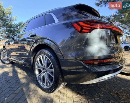 Серый Ауди E-Tron, объемом двигателя 0 л и пробегом 117 тыс. км за 28990 $, фото 14 на Automoto.ua