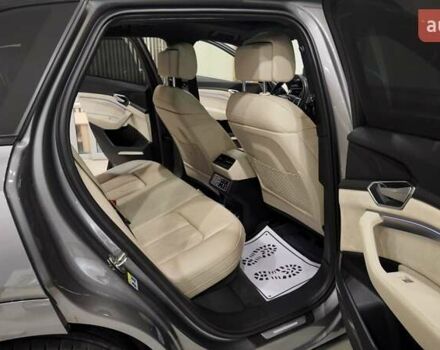 Серый Ауди E-Tron, объемом двигателя 0 л и пробегом 144 тыс. км за 29700 $, фото 31 на Automoto.ua