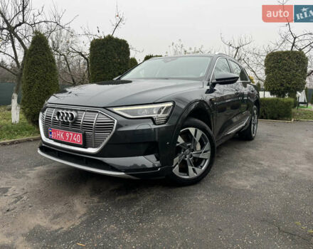 Серый Ауди E-Tron, объемом двигателя 0 л и пробегом 150 тыс. км за 23800 $, фото 65 на Automoto.ua