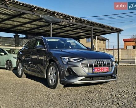 Серый Ауди E-Tron, объемом двигателя 0 л и пробегом 99 тыс. км за 31990 $, фото 12 на Automoto.ua