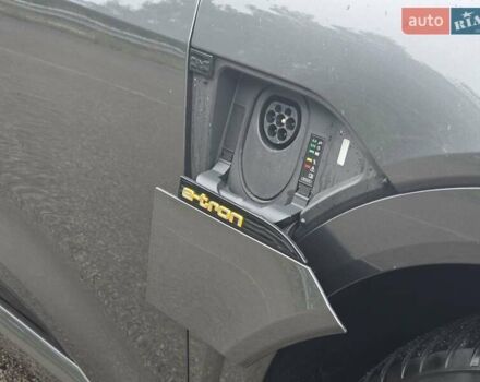 Серый Ауди E-Tron, объемом двигателя 0 л и пробегом 71 тыс. км за 33999 $, фото 22 на Automoto.ua