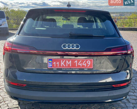 Серый Ауди E-Tron, объемом двигателя 0 л и пробегом 175 тыс. км за 22700 $, фото 8 на Automoto.ua