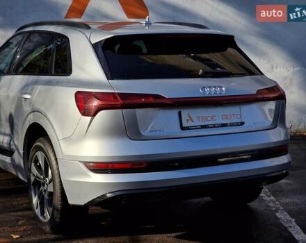 Серый Ауди E-Tron, объемом двигателя 0 л и пробегом 12 тыс. км за 31990 $, фото 28 на Automoto.ua