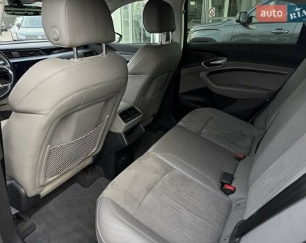 Серый Ауди E-Tron, объемом двигателя 0 л и пробегом 74 тыс. км за 30500 $, фото 20 на Automoto.ua