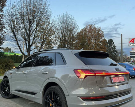 Сірий Ауді E-Tron, об'ємом двигуна 0 л та пробігом 104 тис. км за 32500 $, фото 8 на Automoto.ua