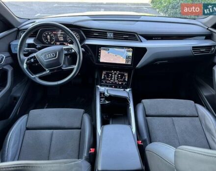 Ауді E-Tron 2020 у Дніпро (Дніпропетровську) на Automoto.ua Сірий Ауді E-Tron, об'ємом двигуна 0 л та пробігом 94 тис. км за 36800 $, фото 7 на Automoto.ua