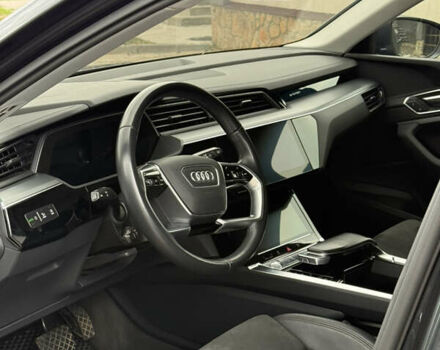 Сірий Ауді E-Tron, об'ємом двигуна 0 л та пробігом 50 тис. км за 33900 $, фото 8 на Automoto.ua
