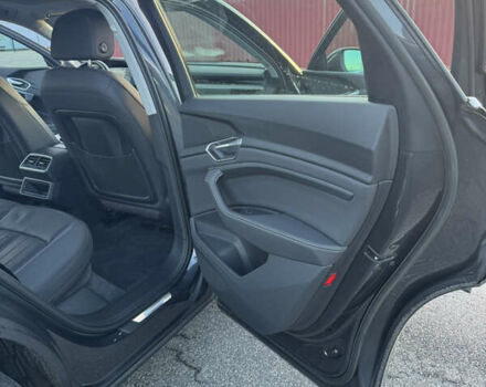 Серый Ауди E-Tron, объемом двигателя 0 л и пробегом 169 тыс. км за 26000 $, фото 31 на Automoto.ua