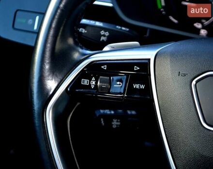 Серый Ауди E-Tron, объемом двигателя 0 л и пробегом 125 тыс. км за 23800 $, фото 120 на Automoto.ua