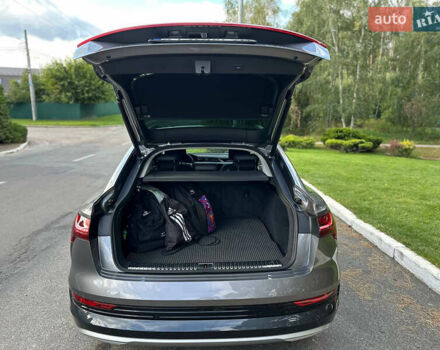 Серый Ауди E-Tron, объемом двигателя 0 л и пробегом 88 тыс. км за 28500 $, фото 14 на Automoto.ua